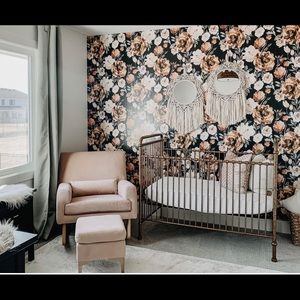 Floral wallpaper. 9 full rolls 2ft x 9ft EACH!